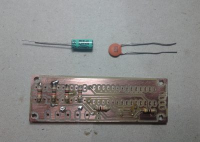 PCB y condensadores.