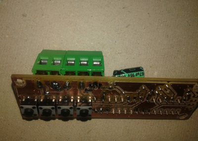 circuito y conectores soldados.