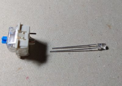Led 5 mm azul y mecanismo Cherry.