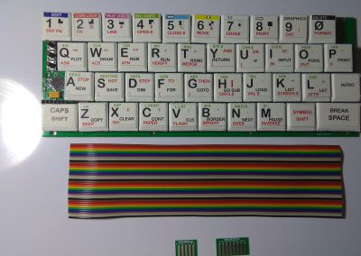 Vista del teclado a falta de preparar los cables y los PCBs de adaptación a conectores de membrana.