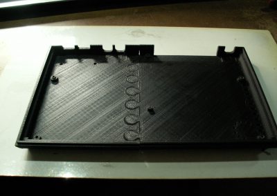 Las 2 partes de la base pegadas con cianocrilato, vista frontal.
