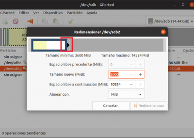 Hacemos clic en la flecha de la derecha de la partición y la arrastramos hasta la derecha del todo o tecleamos 0 en la casilla de Espacio libre a continuación.
