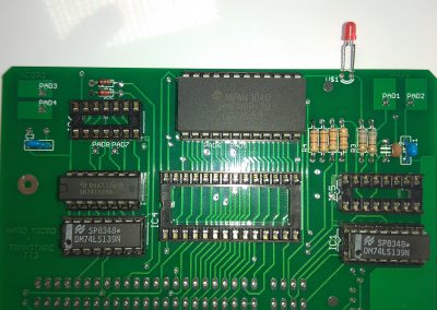 Insertamos la RAM IC3 (HM6116R)