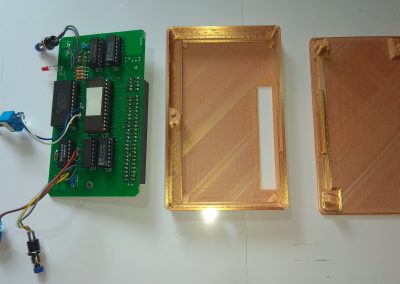 Circuito completo, caja y tapa listos para montar.