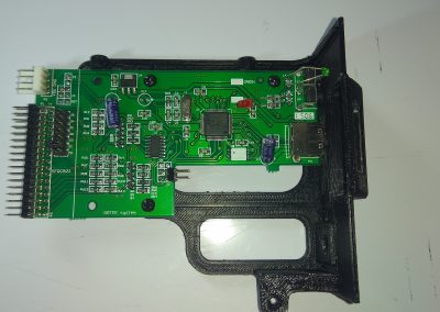 PCB atornillado a soporte.