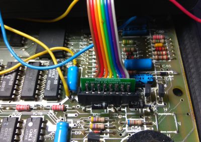 Introducimos los pcb adaptadores en los zócalos de las cintas de las membranas.